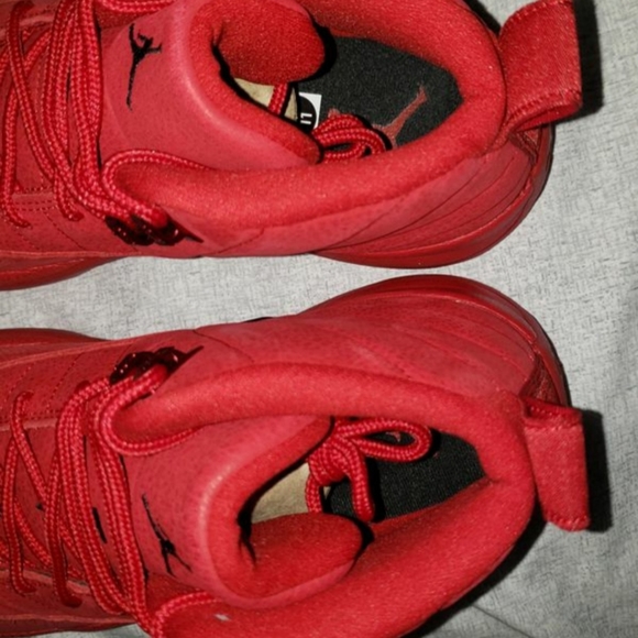 Jordan 12 - Picture 3 of 5